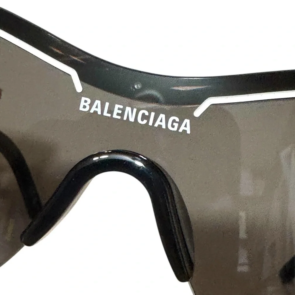 Balenciaga Cat Eye Shield Sunglasses 99mm -
BB0004S - Picture 16 of 17